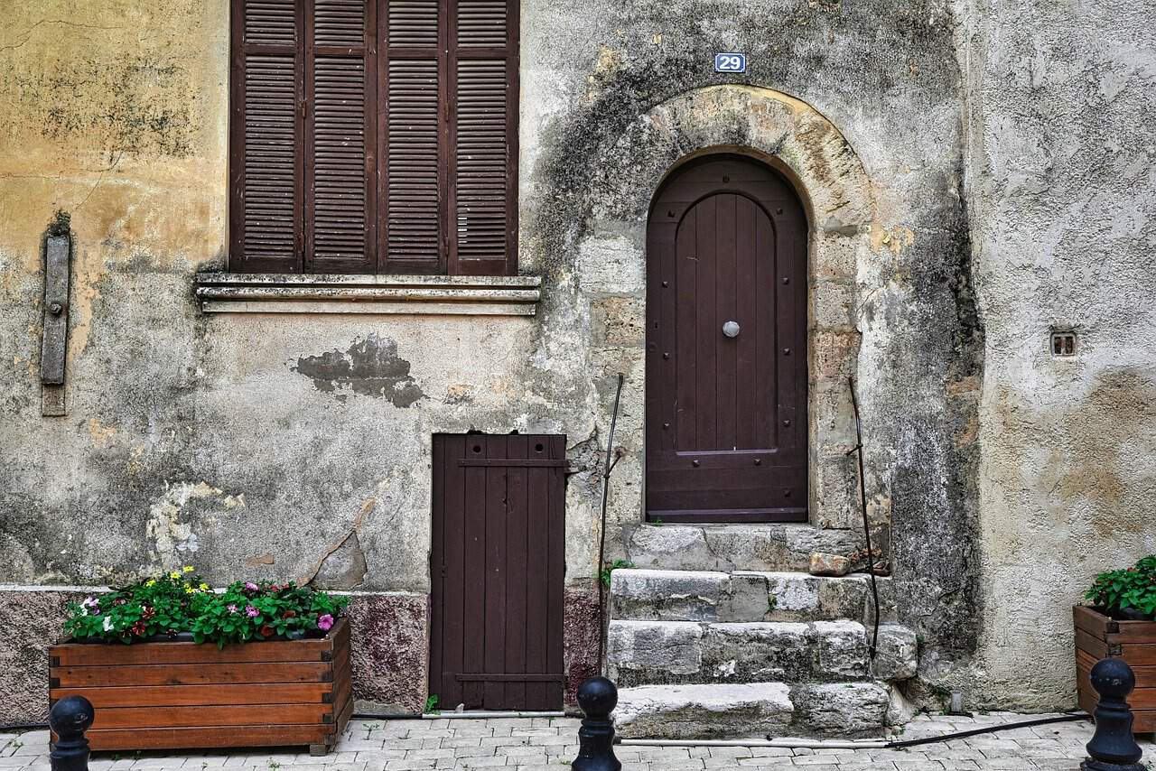 Portoncino di ingresso o porta blindata? Quali sono le differenze